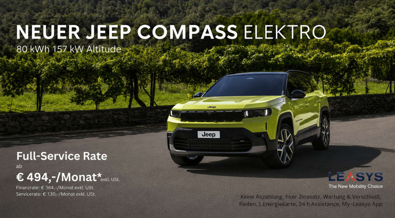 Jeep Compass grün, seitliche frontale AUfnahme, Parkplatz, Weinstöcke im Hintergrund