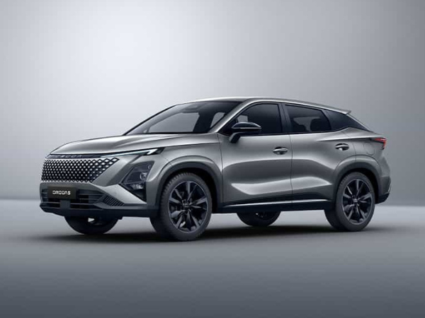 Auto: OMODA 5 silbern, seitlich