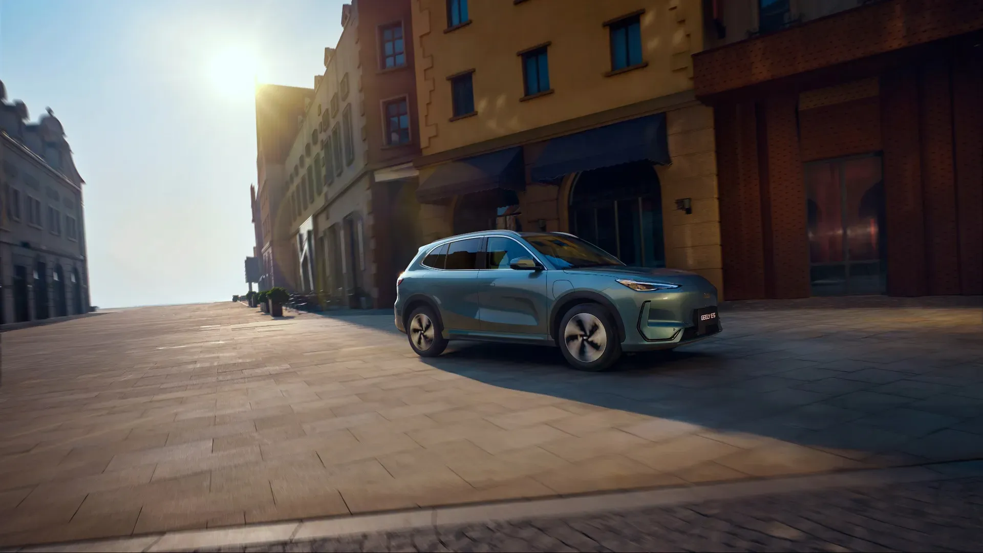Foto: Auto GEELY 5 blau, fährt seitlich, blau 