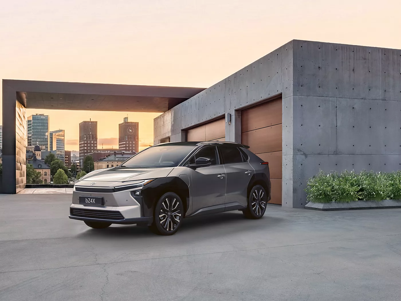 Toyota bZ4X Highlights (ausstattungsabhängig)  Elektrische Reichweite (WLTP): bis zu 569 km 14-Zoll-Multimedia Display serienmäßig Motorleistung bei Allrad: 343 PS DC-Ladezeit 10 % bis 80 % in 28 Min.* Batterie – Vorkonditionierung zur Optimierung der Ladeleistung