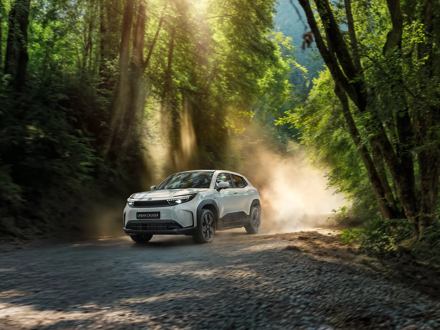 Urban Cruiser Highlights (ausstattungsabhängig)  Kompakte Länge mit 4.285 mm Rücksitzbank, verschiebbar für optimale Raumnutzung Leistungsstarke 61-kWh-Batterie Allradantrieb 