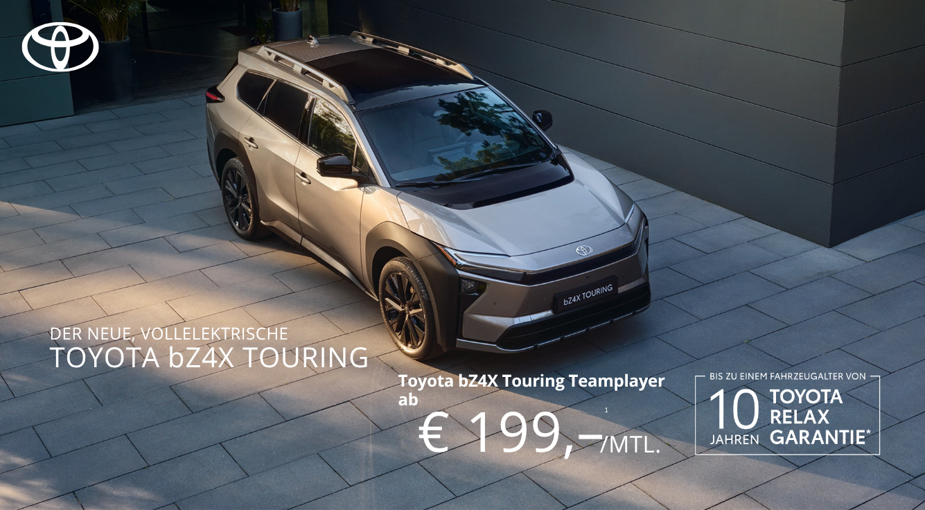 bild mit Text: Toyota bZ4X Touring, grau, seitliche Front, von oben